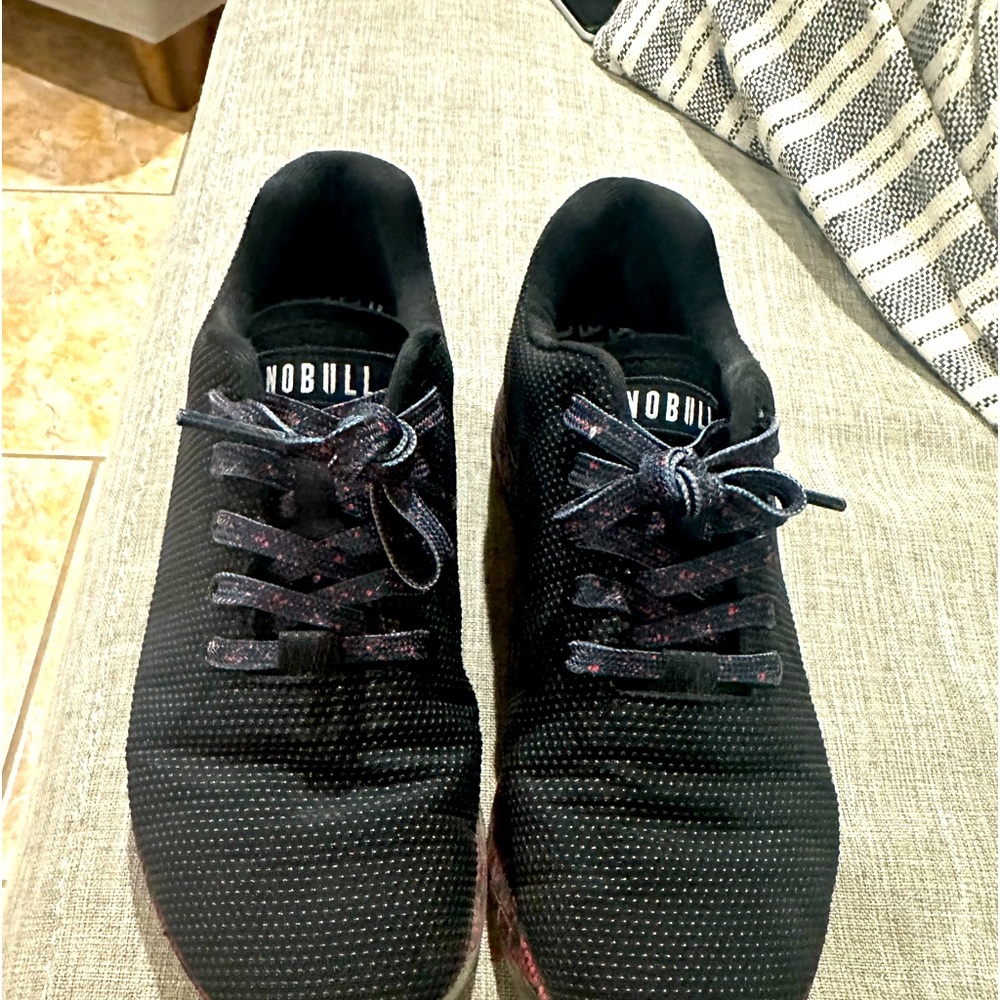 Nobull Trainer (ALL YOU NEED IS LOVE)